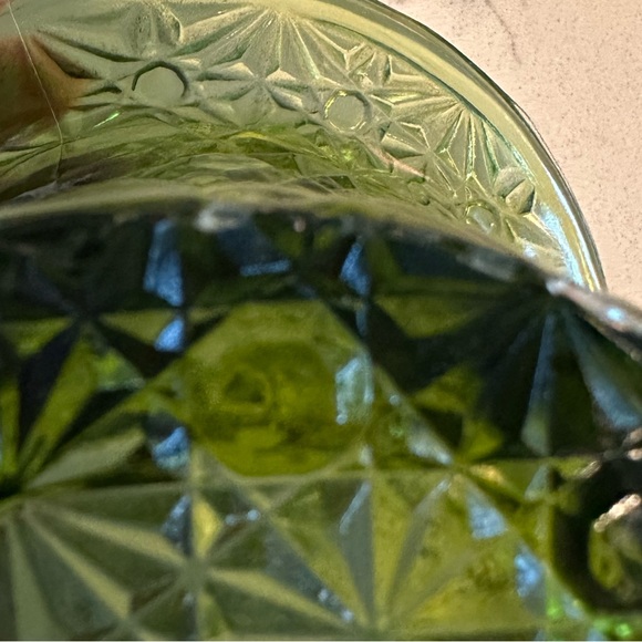 Fenton Colonial Green Glass Daisy and Button Top Hat Trinket Dish Vase - Picture 9 of 11